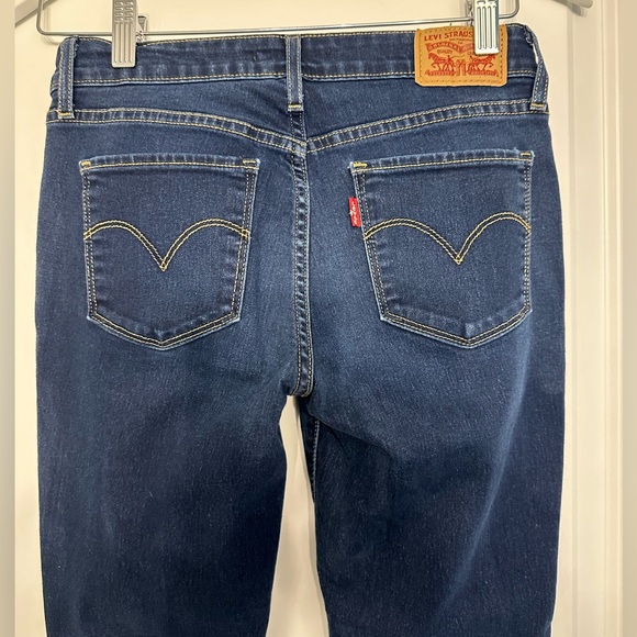 Levi Stauss & Co. 711 Skinny Jeans - Picture 2 of 8